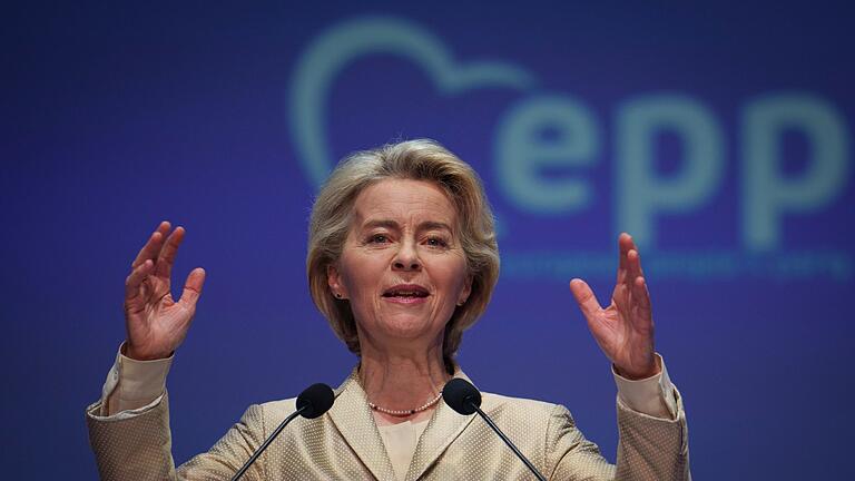 Ursula von der Leyen.jpeg       -  Ursula von der Leyen spricht auf dem EVP-Kongress in Bukarest.