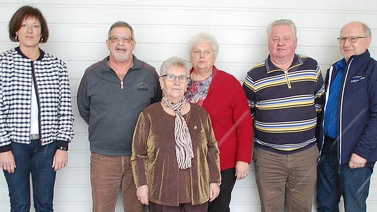 Die Geehrten mit (von links) Bürgermeisterin Agnes Engelhardt, Wilhelm Berktold, der Vorsitzenden Elvira Leimeister, Hildrun und Lothar Lettau und dem Kreisvorsitzenden Elmar Rüb.