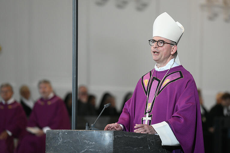 Bischof Franz Jung zelebrierte am Freitag den Trauergottesdienst für Barbara Stamm.