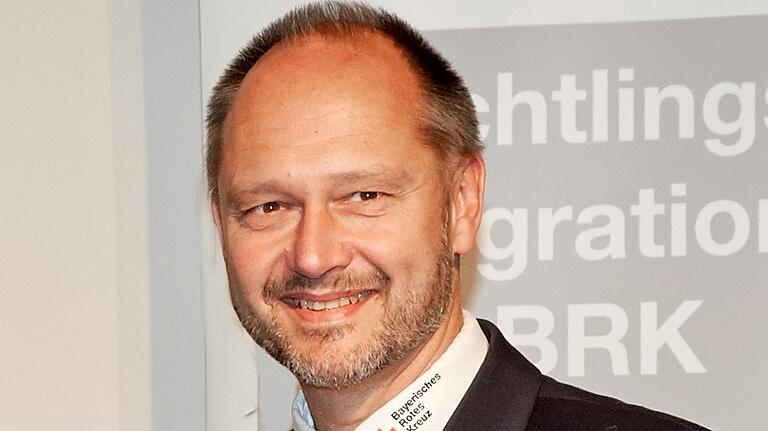 BRK-Kreisgeschäftsführer Thomas Lindörfer setzt auf die Vernunft von Bürgern mit Corona-Symptomen, sich als Unbeteiligte bei einem Notfall-Einsatz den Rettungskräften nicht zu nähern. BRK-Kreisgeschäftsführer Thomas Lindörfer setzt auf die Vernunft von Bürgern mit Corona-Symptomen, sich als Unbeteiligte bei einem Notfall-Einsatz den Rettungskräften nicht zu nähern. 