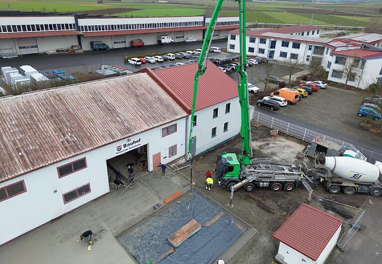 Auch die Erweiterung des Bauhofes der Gemeinde Kolitzheim war eine der wichtigsten Baumaßnahmen in diesem Jahr. Auch die Erweiterung des Bauhofes der Gemeinde Kolitzheim war eine der wichtigsten Baumaßnahmen in diesem Jahr.