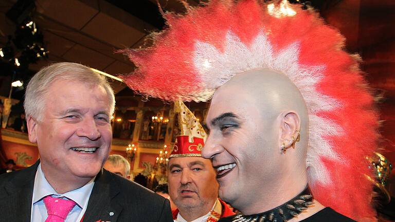 Der damalige Finanzminister Markus Söder 2012 als Punk mit seinem Vorgänger als Ministerpräsident, Horst Seehofer.