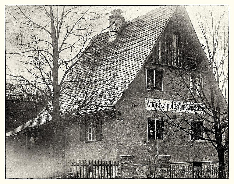 Das Haus Nummer 15 im Oberen Burgweg auf einer historischen Aufnahme.