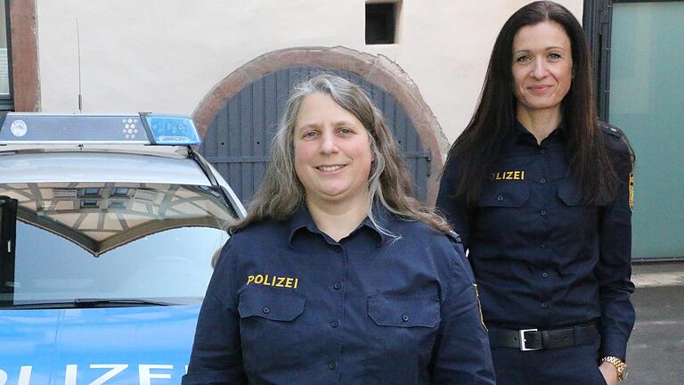 Fühlen sich nicht als etwas Besonderes: Die Polizistinnen Annette Fröhlich (links), Leiterin der Dienststelle in Gemünden, und Mona Lier, stellvertretende Dienststellenleiterin der Polizei in Karlstadt.