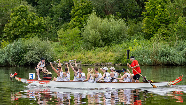 Stadtfest Marktheidenfeld, Das Drachenbootrennen ist zurück       -  15.07.2023, Stadtfest, Marktheidenfeld, Das Drachenbootrennen ist zurück. Das Drachenbootrennen hat jahrelang Tausende Teilnehmer und Besucher angezogen, dann war lange Pause. Jetzt richtet die Rudergesellschaft das Rennen wieder aus.15.07.2023, Stadtfest, Marktheidenfeld, Das Drachenbootrennen ist zurück. Das Drachenbootrennen hat jahrelang Tausende Teilnehmer und Besucher angezogen, dann war lange Pause. Jetzt richtet die Rudergesellschaft das Rennen wieder aus.