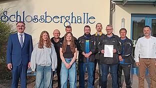 Unser Foto zeigt Bürgermeister Harald Hofmann mit den geehrten Sportlerinnen und Sportlern.       -  Unser Foto zeigt Bürgermeister Harald Hofmann mit den geehrten Sportlerinnen und Sportlern.