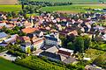 Luftaufnahme von Lülsfeld (Lkr. Schweinfurt) mit dem ehemaligen Kloster Maria Schnee. Dort lebt seit gut drei Jahren die 'Entwicklungsgemeinschaft für Lebensqualität - Go&amp;Change'.&nbsp;