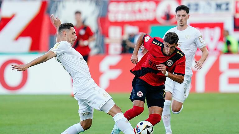 SV Wehen Wiesbaden - FSV Mainz 05       -  Beim Nachbarn in Wiesbaden konnten die Mainzer nur selten überzeugen - aber es reichte.