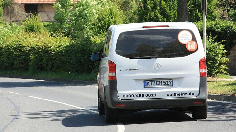 Bei den eingesetzten Elektrofahrzeuge handelt es sich um Mercedes E-Vitos.