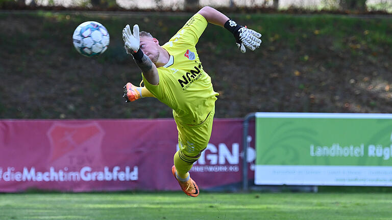 Hält er beim TSV Rain/Lech den Kasten sauber? Tormann Lukas Wenzel (TSV Aubstadt).