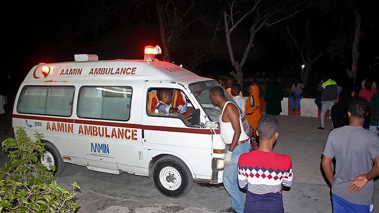 Rettungswagen.jpeg       -  22 Kinder kamen in Somalia ums Leben. Sie spielten mit einem intakten Sprengkörper.