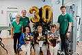 30-jähriges Bestehen (von links): Dagmar Breitschafter (Kursleiterin),&nbsp; Klaus Hock (Inhaber), Mathilde Zang, Tilly Roth, Gudrun Richter (Mitglieder) und Geschäftsführer Markus Kirchner.