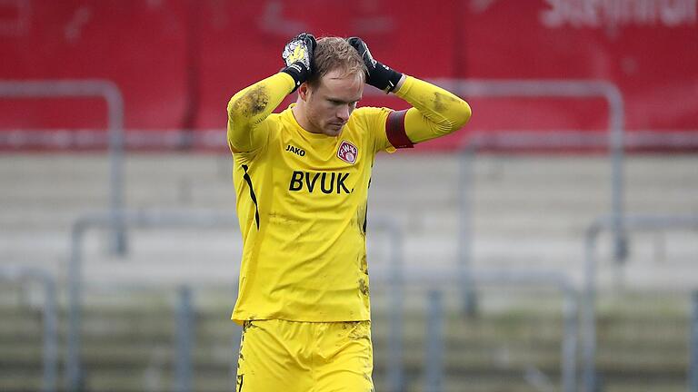 Bei den Würzburger Kickers oft enttäuscht: Hendrik Bonmann könnte schon bald für den Wolfsberger AC auf internationalem Parkett aktiv sein. Bei den Würzburger Kickers oft enttäuscht: Hendrik Bonmann könnte schon bald für den Wolfsberger AC auf internationalem Parkett aktiv sein.