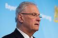 Bayerns Innenminister Joachim Herrmann (CSU) machte im Landtag neue Details des Messerattentats von Aschaffenburg öffentlich und nahm zur Kritik an bayerischen Behörden Stellung.
