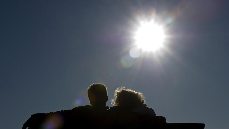 Sonnige Plätze in Mainfranken       -  Sonne pur, milde Temperaturen: Was für ein tolles Wetter derzeit in Mainfranken (Vorhersage mit lokalen Angaben). Wir zeigen Ihnen tolle Plätze in der Region, wo Sie die Sonne in besonderem Ambiente genießen können.