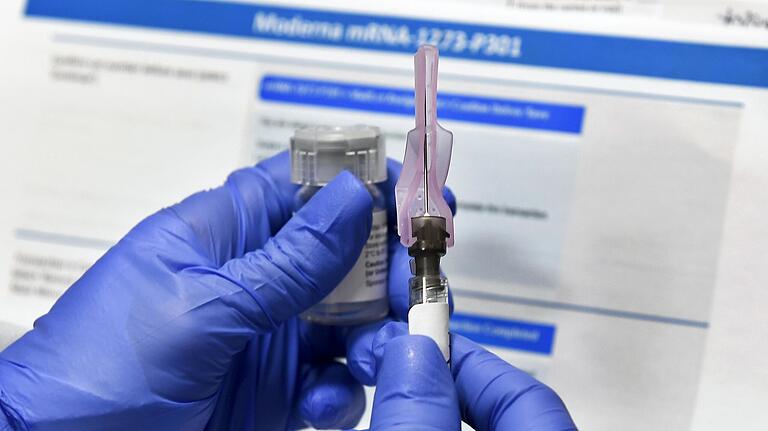 Die Welt wartet auf einen Impfstoff gegen das Corona-Virus. Wenn er auf den Markt kommt, muss er weltweit schnell verteilt werden - gekühlt. Das könnte der va-Q-tec AG in Würzburg enorme Geschäfte bescheren. Die Welt wartet auf einen Impfstoff gegen das Corona-Virus. Wenn er auf den Markt kommt, muss er weltweit schnell verteilt werden - gekühlt. Das könnte der va-Q-tec AG in Würzburg enorme Geschäfte bescheren.