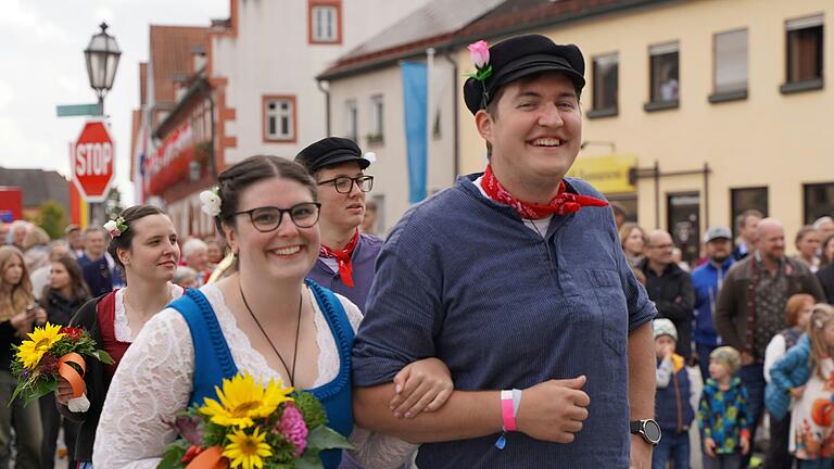 Die ersten Kirchweih-Runden der Rafelder Planpaare Die ersten Kirchweih-Runden der Rafelder Planpaare