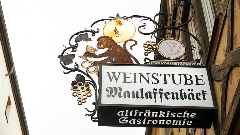 Der Maulaffenbäck mitten in der Altstadt feierte 2023 sein 125-jähriges Bestehen. Jetzt hat die Traditionsweinstube geschlossen, bis sich ein neuer Pächter findet. Der Maulaffenbäck mitten in der Altstadt feierte 2023 sein 125-jähriges Bestehen. Jetzt hat die Traditionsweinstube geschlossen, bis sich ein neuer Pächter findet.