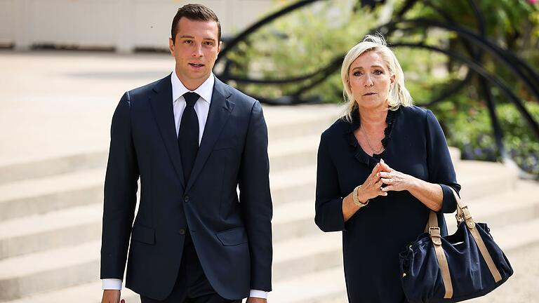 Beratungen über Regierungsbildung in Frankreich - Eine Zusammenarbeit mit Marine Le Pens Rassemblement National schließt Macrons Lager aus. (Archivbild) Beratungen über Regierungsbildung in Frankreich - Eine Zusammenarbeit mit Marine Le Pens Rassemblement National schließt Macrons Lager aus. (Archivbild)