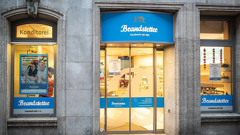 Das Marktcafé 'Brandstetter' in der Würzburger Innenstadt hat an den Osterfeiertagen geöffnet. Das Marktcafé 'Brandstetter' in der Würzburger Innenstadt hat an den Osterfeiertagen geöffnet.