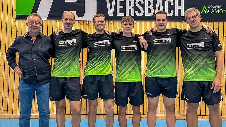 Mit diesem Team geht Tischtennis-Regionalligist SB Versbach in die neue Saison: (von links) Abteilungsleiter Hubert Uhl, Nico Christ, Daniel Geist, Konrad Haase, Pavol Mego und Thomas Theissmann. Es fehlt Petr Husnik.