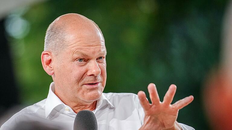 Bundeskanzler Scholz im Bürgergespräch       -  Scholz über Scholz: &bdquo;Ich bin Läufer und habe eine gute Kondition.&rdquo; (Archivbild)