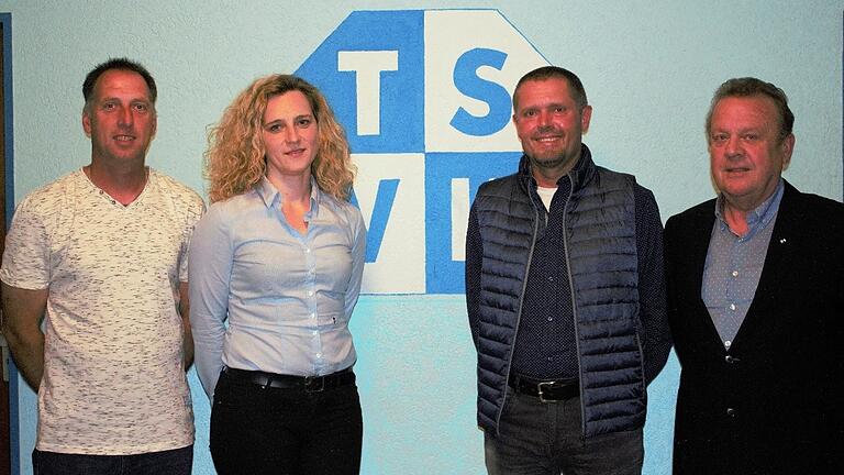 Der neu gewählte Vorstand des TSV Kleinrinderfeld (von links): Dieter Zipprich (Vorstand Veranstaltungen), Verena Pscheidl (Vorständin Sport), Klaus Scheuermann (Vorstand Verwaltung und Öffentlichkeitsarbeit) und Bernd Karches (Kassier). Auf dem Bild fehlt Franz-Josef Scheder (Vorstand für Liegenschaften).
