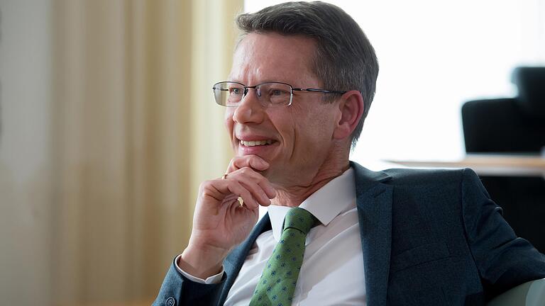 Sebastian Remelé siegte für die CSU bei der OB-Wahl in Schweinfurt und geht damit in seine dritte Amtszeit. Sebastian Remelé siegte für die CSU bei der OB-Wahl in Schweinfurt und geht damit in seine dritte Amtszeit.