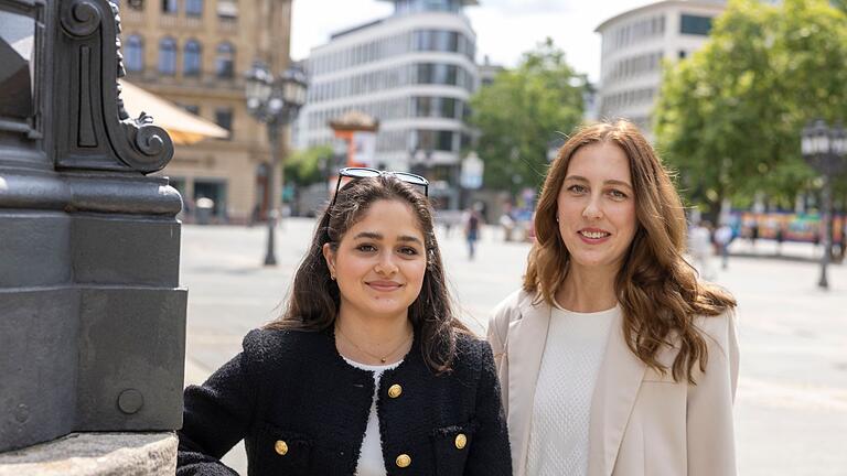 Aktion Walk and Talk für Frauen       -  Gabriella Kinefss und Vivien Eller laden regelmäßig in Frankfurt zum gemeinsamen Spazieren ein.