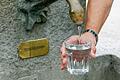 Muss unbedingt sicher bleiben, sagt der Bayerische Verwaltungsgerichtshof: Trinkwasser in Würzburg. Hier der erste öffentliche Trinkwasserbrunnen der Stadt am Unteren Markt.&nbsp;