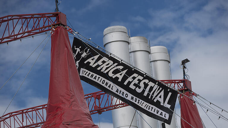 Das 27. Africa Festival       -  Blick auf das große Konzertzelt des Africa Festivals.