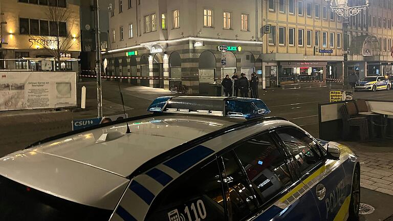 Am Montagabend kam es zu einem Raubüberfall auf ein Juweliergeschäft in der Domstraße in Würzburg. Am Montagabend kam es zu einem Raubüberfall auf ein Juweliergeschäft in der Domstraße in Würzburg.