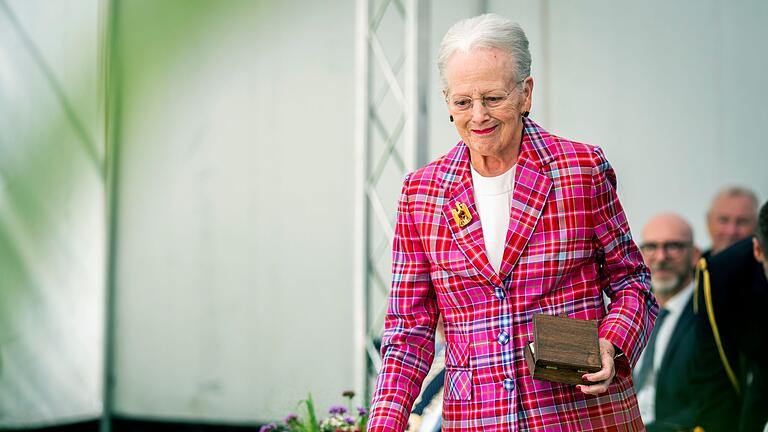 Königin Margrethe bei Rungstedlund-Preisverleihung       -  Die frühere Monarchin wird in den kommenden Monaten eine Halskrause tragen müssen. (Archivbild)