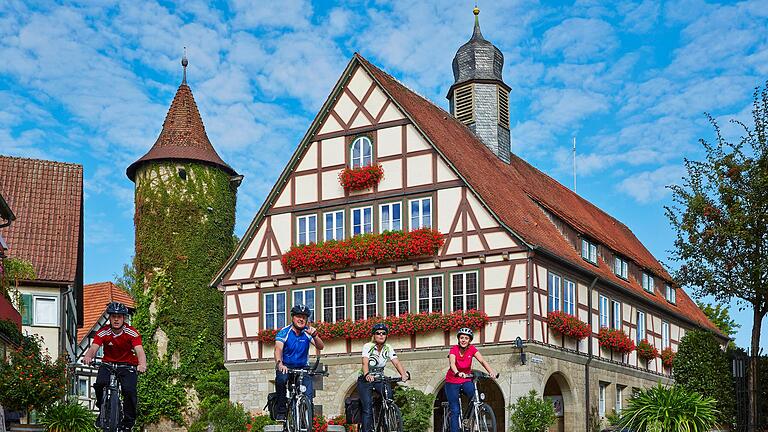 Das Rathaus von Niederstetten: Knapp zwei Jahre nach ihrer Amtsenthebung durch den Landrat darf Bürgermeisterin Heike Naber wieder in ihr Amt zurückkehren.