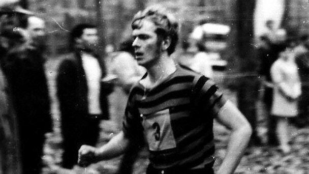 Flott unterwegs: Walter Braun als Teilnehmer bei den Waldlauf-Kreismeisterschaften 1972 in Rimbach. Flott unterwegs: Walter Braun als Teilnehmer bei den Waldlauf-Kreismeisterschaften 1972 in Rimbach.
