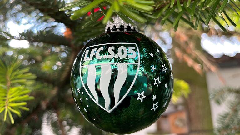 Ein Geschenk für FC05-Fans: die Vereins-Weihnachtskugel. Ein Geschenk für FC05-Fans: die Vereins-Weihnachtskugel.