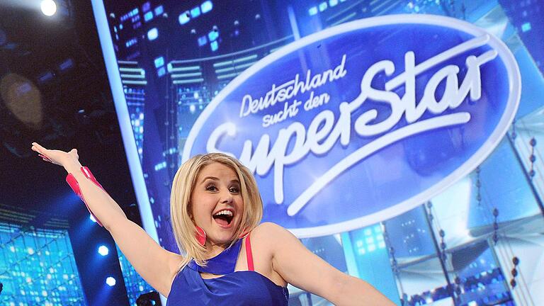 Beatrice Egli.jpeg       -  Die Schweizer Sängerin Beatrice Egli gewann im Mai 2013 'Deutschland sucht den Superstar'. Jetzt kehrt der Liebling der Schlagerfans zurück - und nimmt auf der anderen Seite des Jurypults Platz.