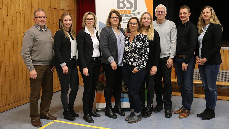 Die neu gewählte Bezirksjugendleitungvon links: Edwin Metzler, Lena Plettner, Manuela Schneider, Ute Braun, Carmen Burk, Juli Heubeck, Wolfgang Schmitt, Philipp Jeske und Stefanie Scheer.