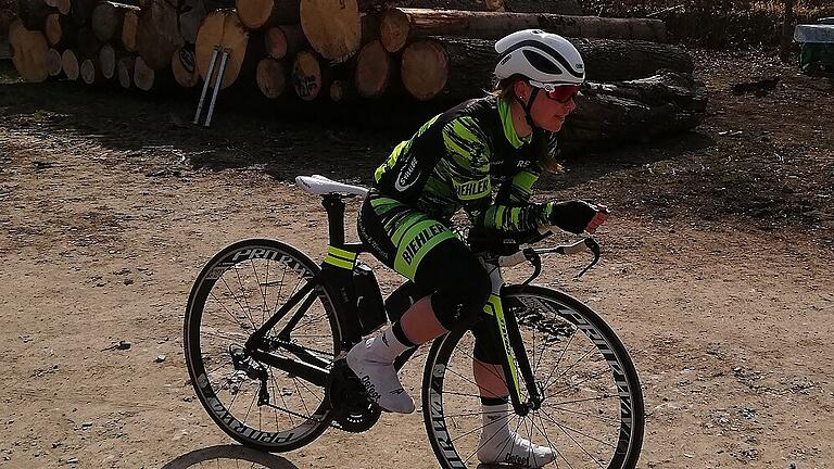 Auch auf das Zeitfahrrad greift Svenja Betz bei ihren Trainingseinheiten zurück.