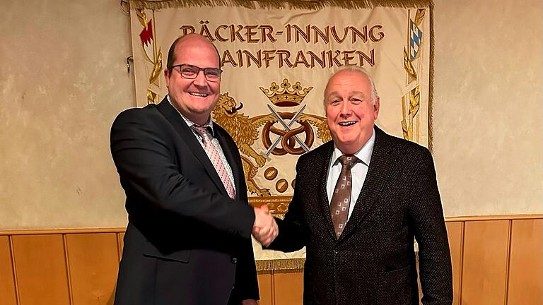 Der neu gewählte Obermeister Marcel Scherg verabschiedete Wolfgang Rhein (rechts).