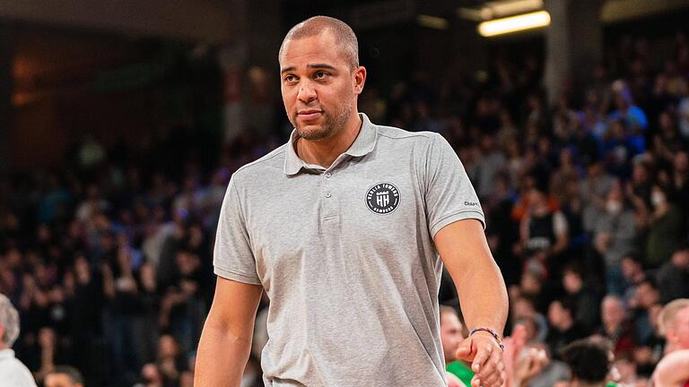 Marvin Willoughby spielte einst mit Dirk Nowitzki in Würzburg und ist mittlerweile Geschäftsführer des Basketball-Bundesligisten Hamburg Towers. Marvin Willoughby spielte einst mit Dirk Nowitzki in Würzburg und ist mittlerweile Geschäftsführer des Basketball-Bundesligisten Hamburg Towers.