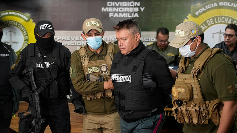 Politische Krise in Bolivien.jpeg       -  Die bolivianische Polizei hat Juan José Zuniga, ehemaliger Generalkommandant der Armee., festgenommen.
