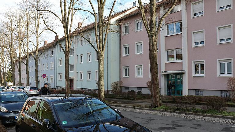 Wohngebäude der Kitzinger Bau GmbH in der Kanzler-Stürtzel-Straße: Die Mieten vieler Wohnungen steigen ab November sprunghaft.