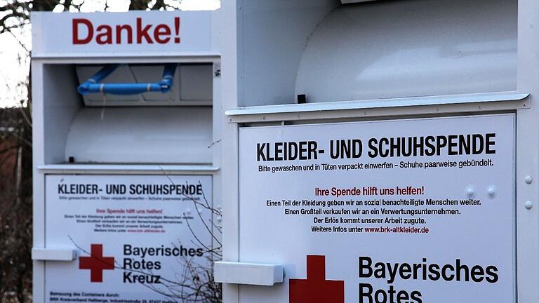 Neben dem Abfallwirtschaftsbetrieb sammelt auch das BRK Haßberge in Containern Textilien, die Menschen nicht mehr tragen wollen.