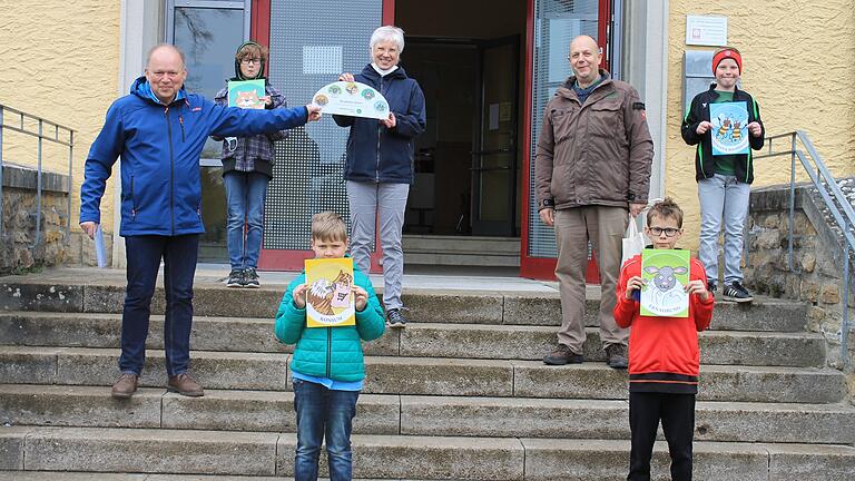 Die Dr.-Alfred-Hauser-Schule in Ostheim hat die Auszeichnung zur Biosphären-Schule bekommen. Die Dr.-Alfred-Hauser-Schule in Ostheim hat die Auszeichnung zur Biosphären-Schule bekommen.
