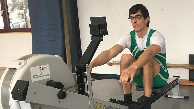 Der Würzburger Ruderer Joachim Agne liefert auf dem Ergometer eine unschlagbare Zeit. Der Würzburger Ruderer Joachim Agne liefert auf dem Ergometer eine unschlagbare Zeit.