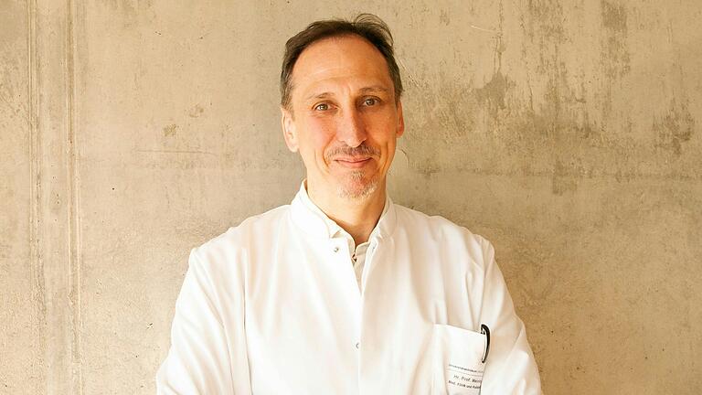 Prof. Alexander Meining, Ordinarius für Gastroenterologie am Uniklinikum Würzburg, operierte die Patientin erfolgreich mit einer neuartigen Methode. Prof. Alexander Meining, Ordinarius für Gastroenterologie am Uniklinikum Würzburg, operierte die Patientin erfolgreich mit einer neuartigen Methode.