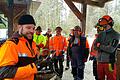 Informationen zum Equipment gab es beim Praxisteil am Nachmittag von Michael Huth und den Praxisschülern Albert Jücker und Christoph Hengst (von links).