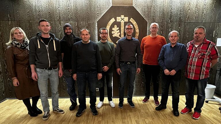 Der neu gewählte Vorstand der Innung der elektrotechnischen Handwerke Main-Tauber-Kreis (von links): Angelika Gold, Peter Müller, Sebastian Rauchfuß, Michael Fug, Norbert Ulshöfer, Marco Birkholz, Klaus Weiter, Werner Bopp, Manfred Strobel. Der neu gewählte Vorstand der Innung der elektrotechnischen Handwerke Main-Tauber-Kreis (von links): Angelika Gold, Peter Müller, Sebastian Rauchfuß, Michael Fug, Norbert Ulshöfer, Marco Birkholz, Klaus Weiter, Werner Bopp, Manfred Strobel.