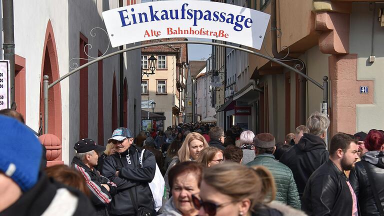 Karlstadt begrüßt den Frühling am 13. April beim Ostermarkt. Karlstadt begrüßt den Frühling am 13. April beim Ostermarkt.